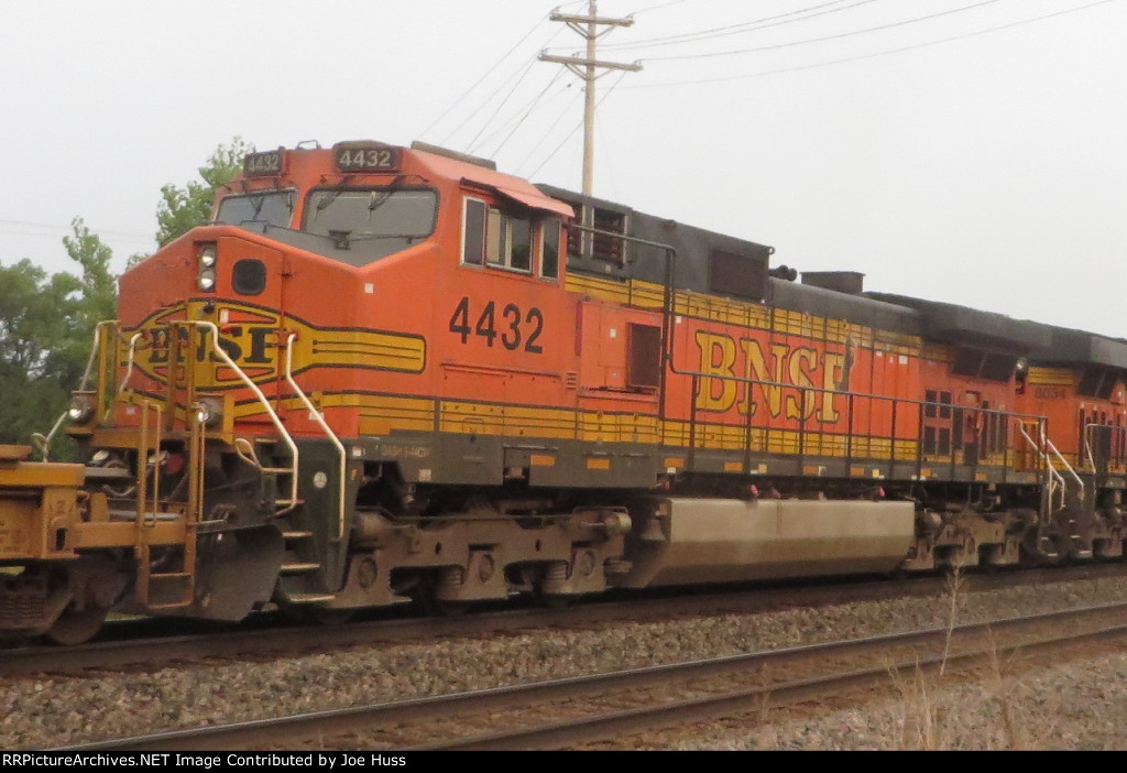 BNSF 4432